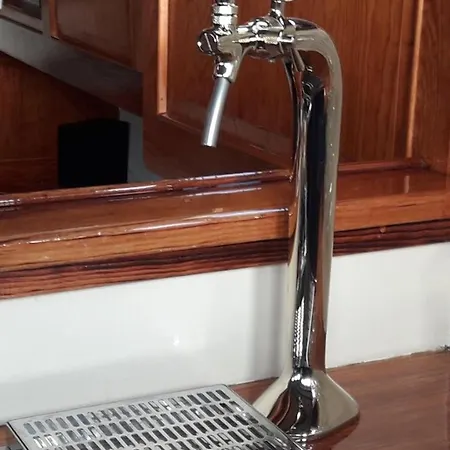 Botel Tjalkjacht Pelikaan